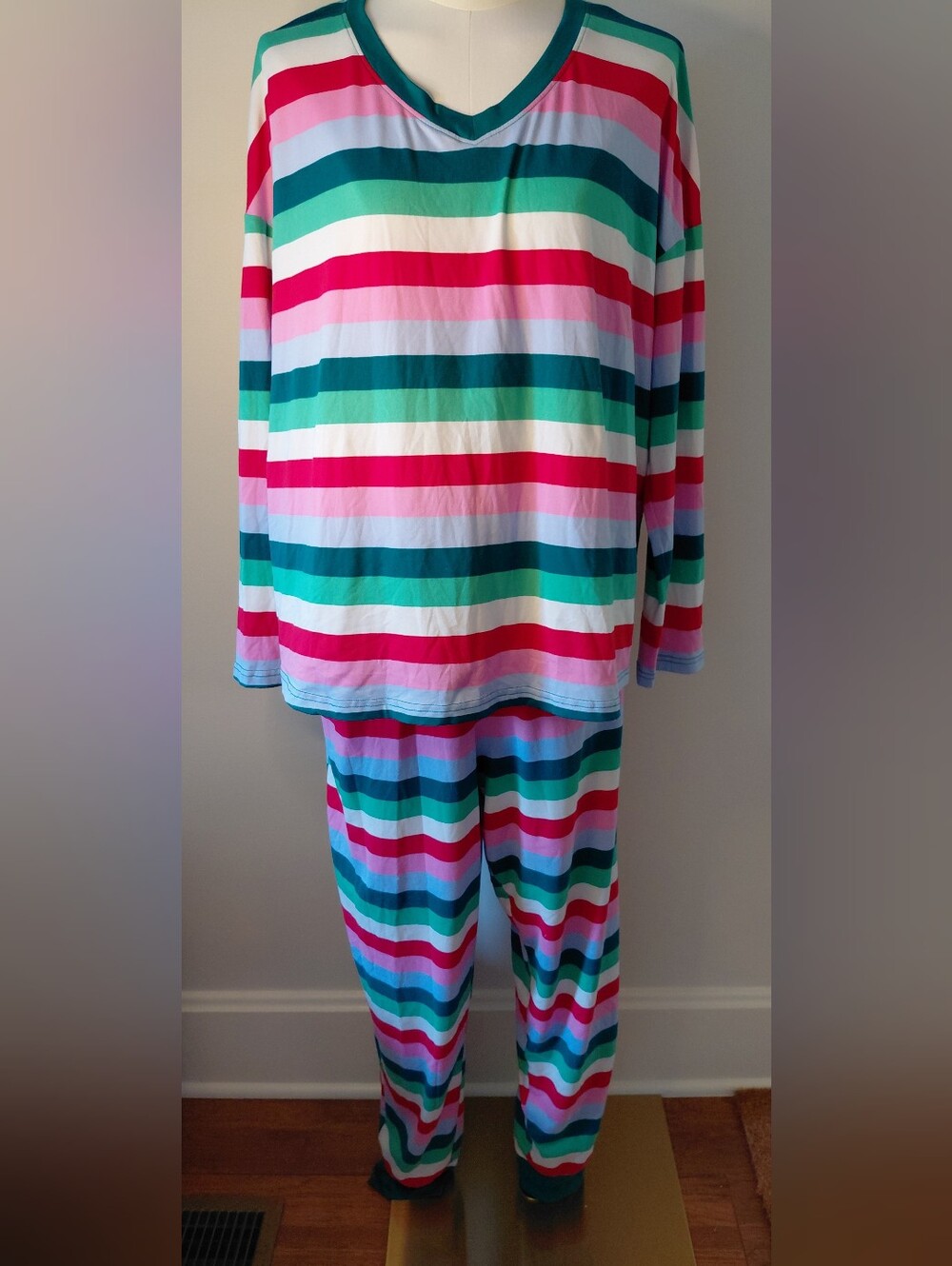 Joyspun Christmas Rainbow 2 Piece Pajamas. Gently Used. Size Lg 12/14.
